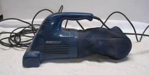 lot 663 image: Black &amp Decker DirtVac