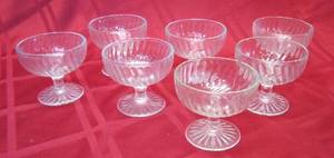lot 668 image: 7 Clear Glass Dessert Cups