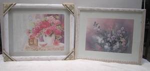 lot 711 image: 2 Framed Floral-themed Prints