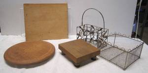 lot 714 image: Lot of Kitchen Countertop Items