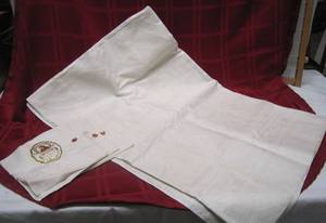 lot 769 image: Linen Tablecloth & Napkins