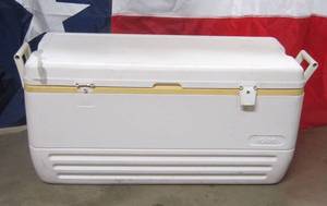 lot 777 image: Igloo Ice Chest