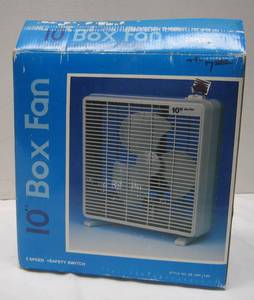 lot 798 image: 10 2-Speed Box Fan