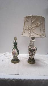 lot 738 image: 2 Table Lamps