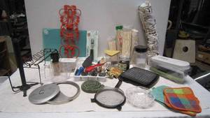 lot 754 image: Assorted Kitchen Items