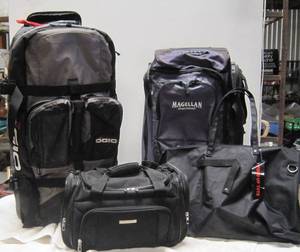 lot 748 image: 3 Duffel Bags & 1 Tote Bag