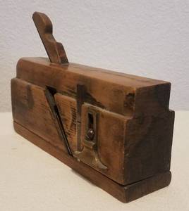 lot 2 image: ANTIQUE WOOD PLANE
