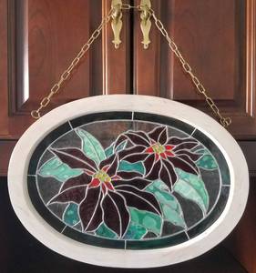 lot 41 image: VINTAGE STAINED-GLASS STYLE OVAL WALL DECOR WITH POINSETTIAS