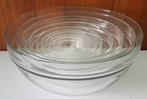 lot 42 image: LOT OF 9 GLASS NESTING MIXING BOWLS  DISHES