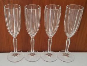 lot 51 image: MARQUIS BY WATERFORD OMEGA CHAMPAGNE FLUTES