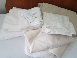 lot 60 image: LOT OF ASSORTED LINEN AND MORE