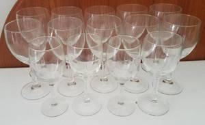 lot 72 image: LOT OF ASSORTED WINE GOBLETS  GLASSES