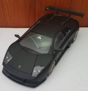 lot 93 image: JADA TOYS LAMBORGHINI MURCIELAGO 124 SCALE MODEL CAR