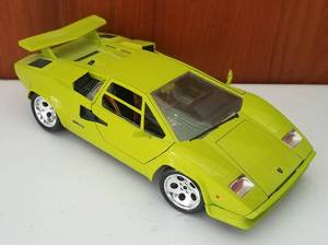 lot 95 image: LAMBORGHINI COUNTACH MODEL CAR
