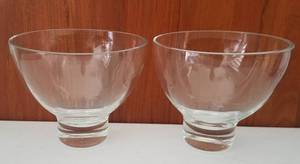 lot 120 image: LOT OF 2 GLASS DISHES