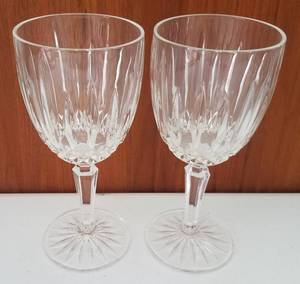 lot 155 image: SET OF 2 CRYSTAL STEM WINE GLASSES