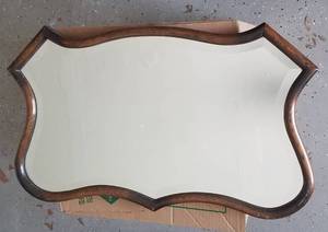 lot 171 image: VINTAGE MIRROR WITH WOOD MOUNT