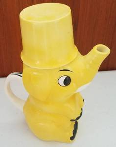 lot 112 image: VINTAGE ELEPHANT PITCHER WITH CUP TOP (GERMANY)
