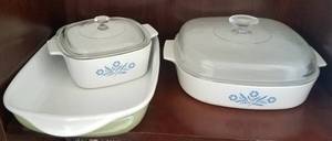 lot 116 image: VINTAGE CORNINGWARE CASSEROLE  BAKING DISHES