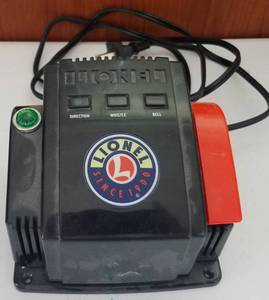 lot 152 image: LIONEL 80 WATT TRANSORMERCONTROLLER FOR TRAINS