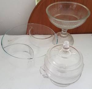lot 173 image: LOT OF GLASS DISHES