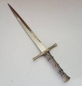 lot 180 image: DAGGER  SHORT SWORD