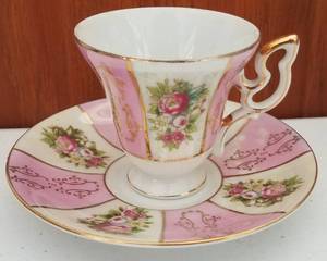 lot 186 image: VINTAGE SUPREME QUALITY (JAPAN) TEA CUP AND SAUCER SET