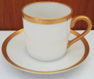 lot 188 image: VINTAGE FITZ AND FLOYD TEA CUP AND SAUCER SET