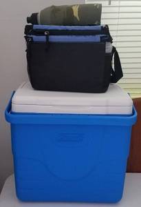 lot 200 image: ICE COOLERS  LUNCH BAG