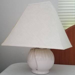 lot 88 image: LAMP WITH SHADE