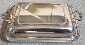 lot 150 image: VINTAGE SILVER PLATED SERVING DISH WITH COVER (ENGLAND)