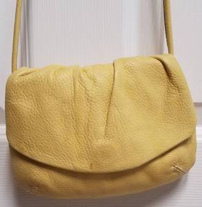 lot 82 image: AUTHENTIC FOSSIL GENUINE LEATHER PURSE  HANDBAG