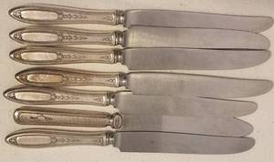 lot 17 image: LOT OF ASSORTED SILVER PLATE KNIVES