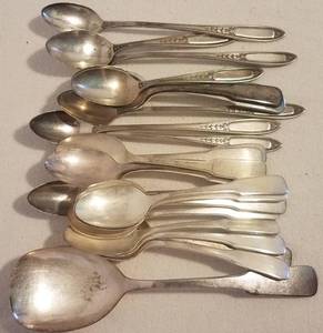 lot 5 image: LOT OF ASSORTED SILVER PLATE SPOONS