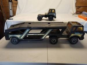 lot 14 image: Vintage Toys- Tonka