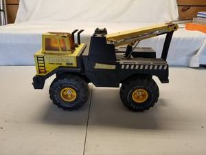 lot 23 image: Vintage Toys- Tonka