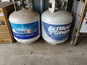 lot 27 image: Propane tanks