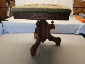 lot 28 image: Antique Furniture
