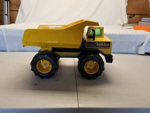 lot 36 image: Vintage Toys- Tonka