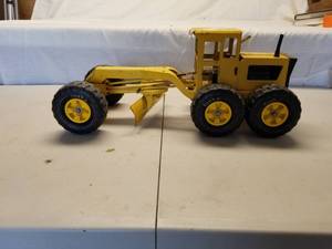 lot 37 image: Vintage Toys- Tonka