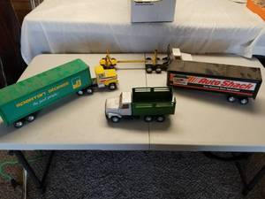 lot 47 image: Vintage Toys- Ertl