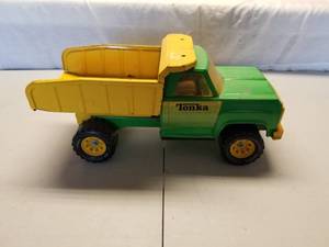 lot 56 image: Vintage Toys- Tonka