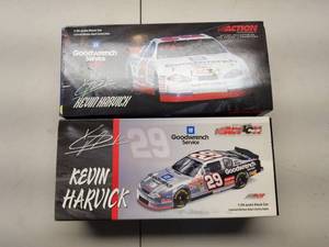 lot 73 image: Nascar Collectible-Kevin Harvick- Action racecar