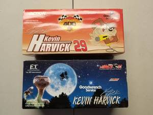 lot 81 image: Nascar Collectible-Kevin Harvick- Action racecar