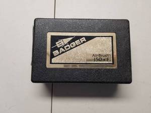 lot 98 image: Hobby Lot-Airbrush Gun