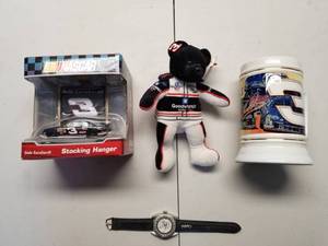 lot 106 image: Nascar Collectible-Dale Earnhardt