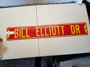 lot 9 image: Nascar Sign-Bill Elliott