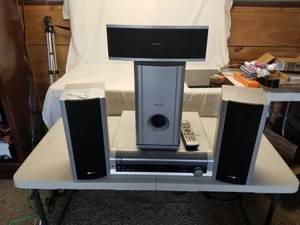 lot 7 image: Pioneer DVD player