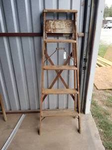 lot 1 image: Vintage Ladder