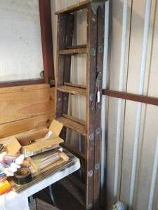lot 6 image: Vintage Ladder